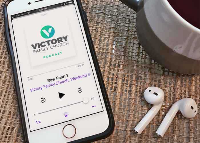 20171108-media-bodyimage-podcast-image-on-phone