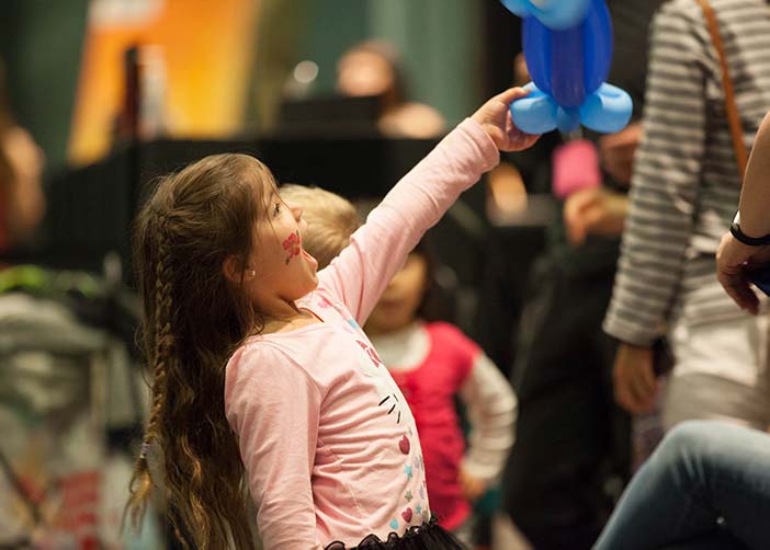 20171031-our-church-bodyimage-child-with-balloon-animal