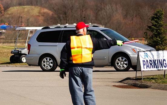 20171108-visit-bodyimage-parking-attendant-volunteer