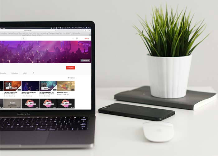 20180611-media-bodyimage-apple-laptop-white-desk-mediasite
