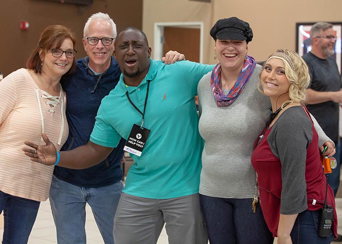 20181204-ministries-bodyimage-men-women-volunteers-celebrating-together-after-church