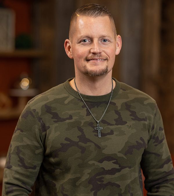 20220609-Pastor_John_Owens-web-600×700